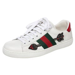 Gucci White Leather Ace Arrow Embellished Low Top Sneakers Size 40.5