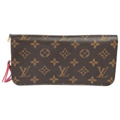 Louis Vuitton Utility Crossbody monogram – VintageBooBoo Pre owned designer  bags, shoes, clothes