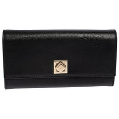 Dior Turn Me Dior Continental Geldbörse aus schwarzem Leder