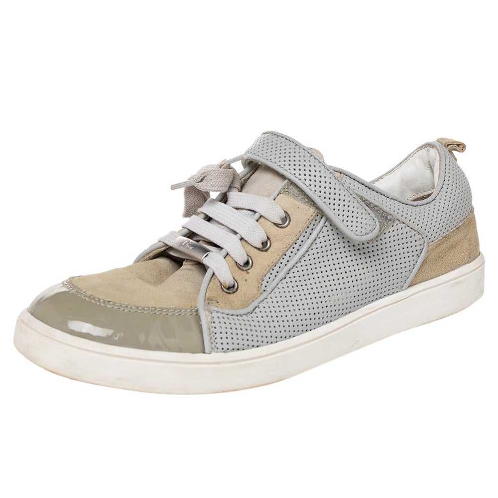 Dior Beige/Graue Mesh und Lackleder Low Top Turnschuhe Größe 34 im Angebot