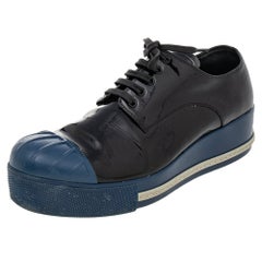 Miu - Baskets à plateforme en cuir verni noir/bleu avec bout en caoutchouc, taille 39