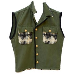 Gilet de soirée boutons dorés en tweed lurex vert et or  Pièce d'affirmation J Dauphin