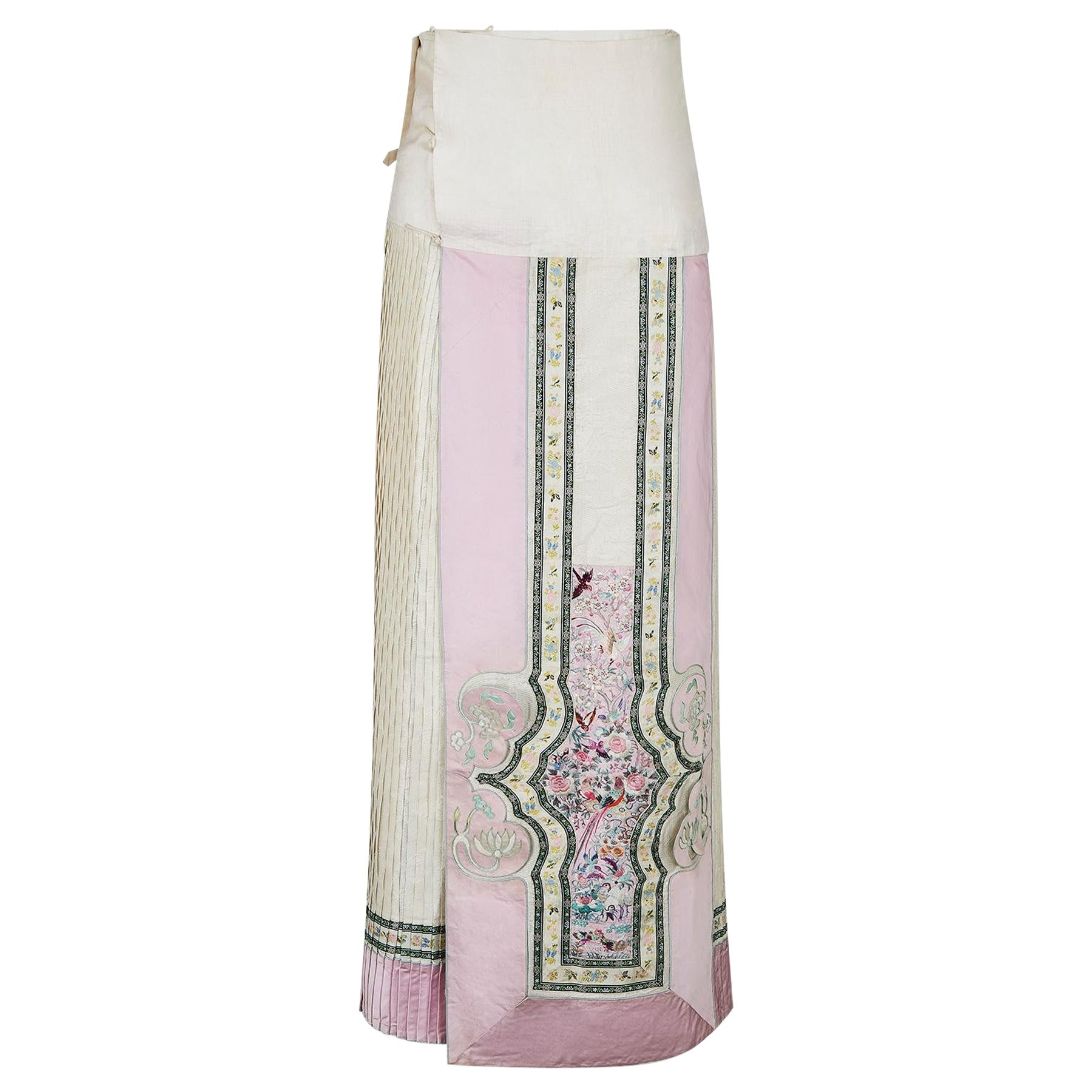 1890 - 1900s Han Dynasty Chinese Embroidered Wedding Apron Skirt For Sale