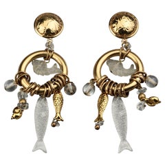ZOE COSTE Boucles d'oreilles pendantes vintage à breloques en lucite en forme de poissons et de coquillages