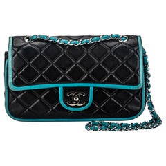 Chanel - Sac à double rabat noir et turquoise