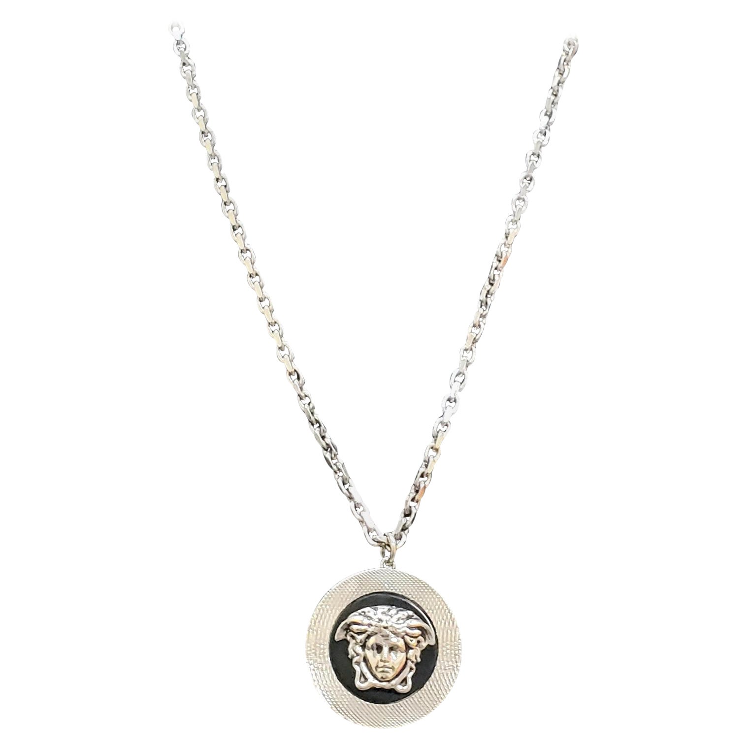 Spring 2011 L# 21 NEW VERSACE SILVER TONE METAL MEDUSA NECKLACE For Sale
