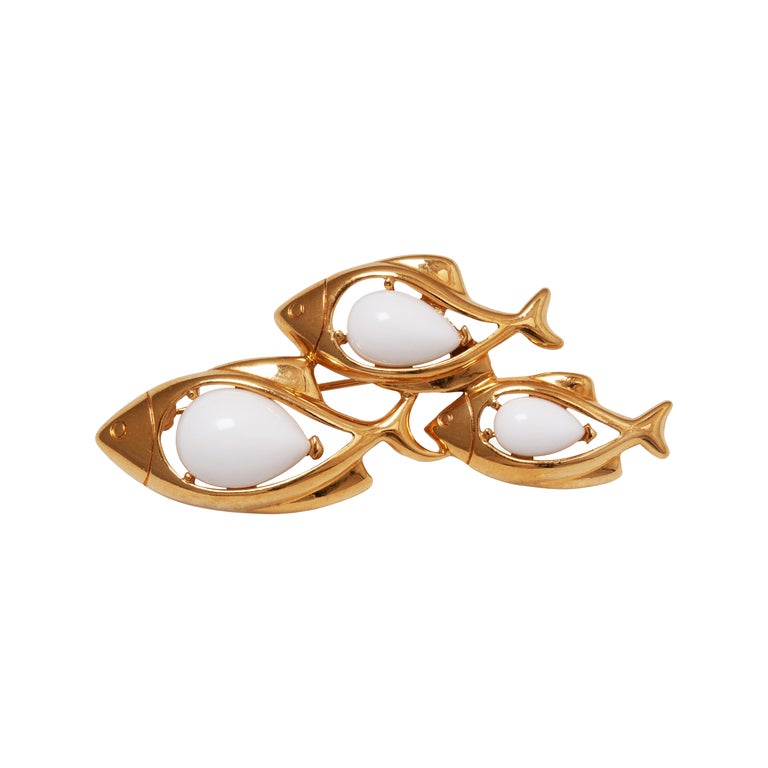 1970s Novelty Trifari Gold and White Trio of Fish Brooch For Sale