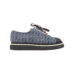 Chanel Marineblaue & schwarze Tweed- und Kunstperlen-Turnschuhe
