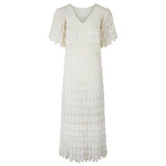 Robe longue en laine blanche tricotée des années 1970