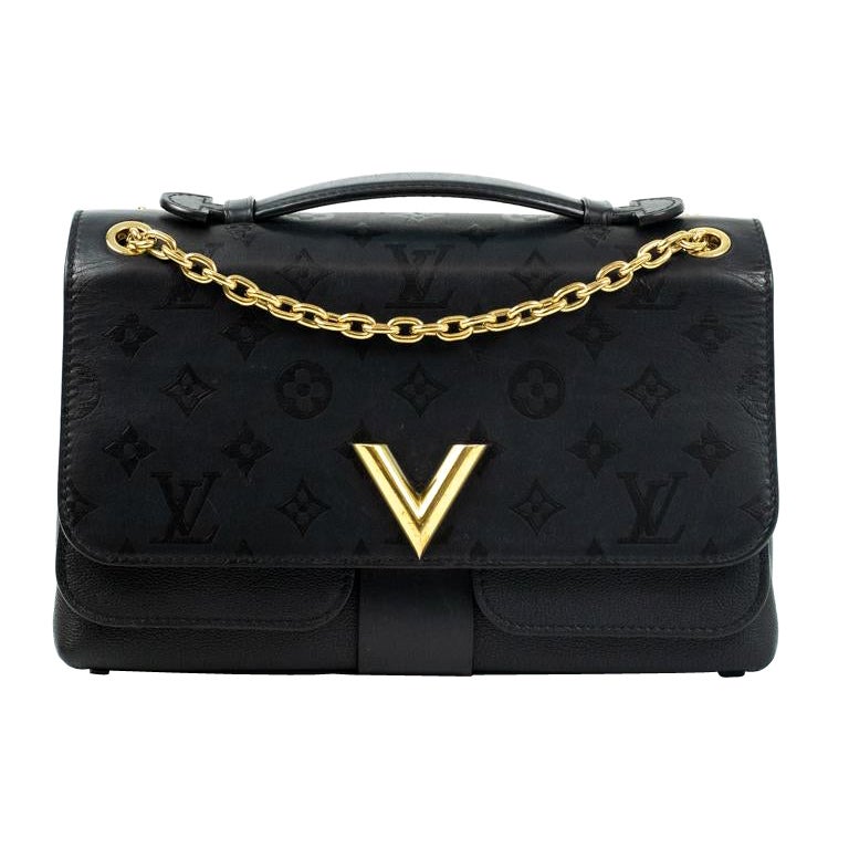 Louis Vuitton, Very Chain in black leather For Sale