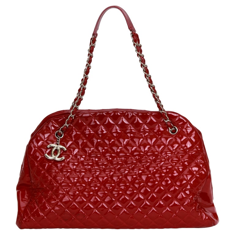 Chanel Chanel XXL Rote Lack-Mademoiselle-Tasche im Angebot bei 1stDibs