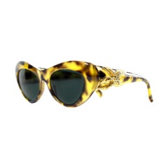 Lunettes de soleil ovales Gianni Versace des années 80 à œil de chat en écaille de tortue 