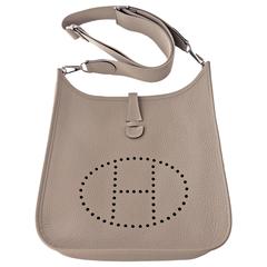 Hermes Gris Tourterelle Evelyne PM Messenger Leather Messenger Bag Chic ...