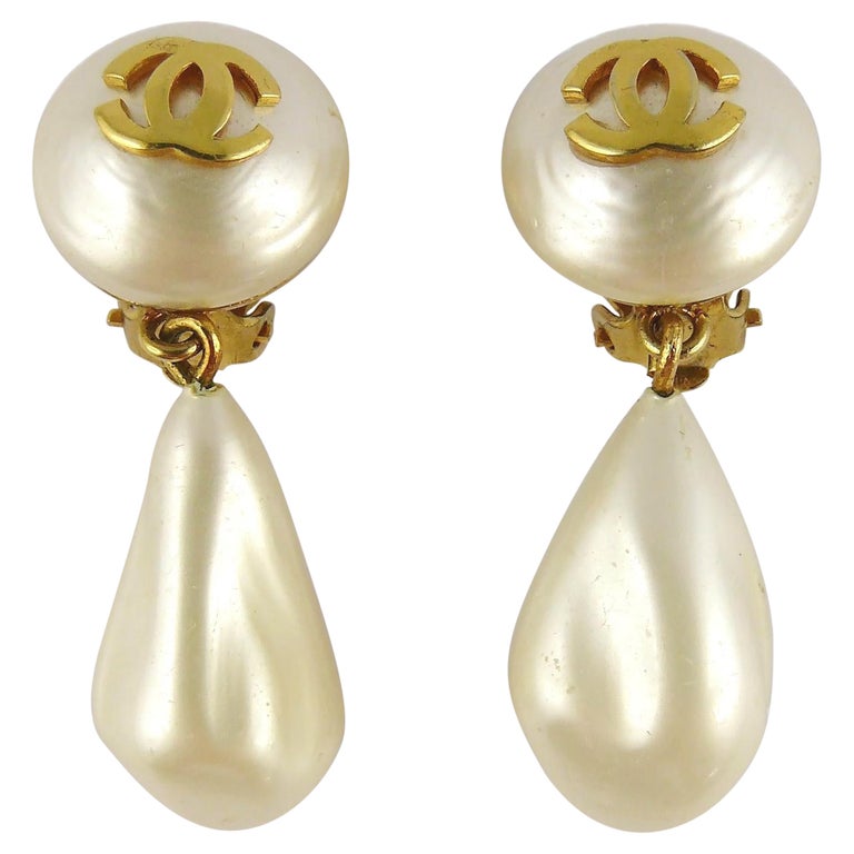 Authentic Chanel Pearl Drop Earrings  Chanel pearls, Pearl earrings dangle,  Chanel jewelry