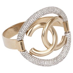 Chanel CC Gold Logo-Armband mit Strasssteinen in Gold