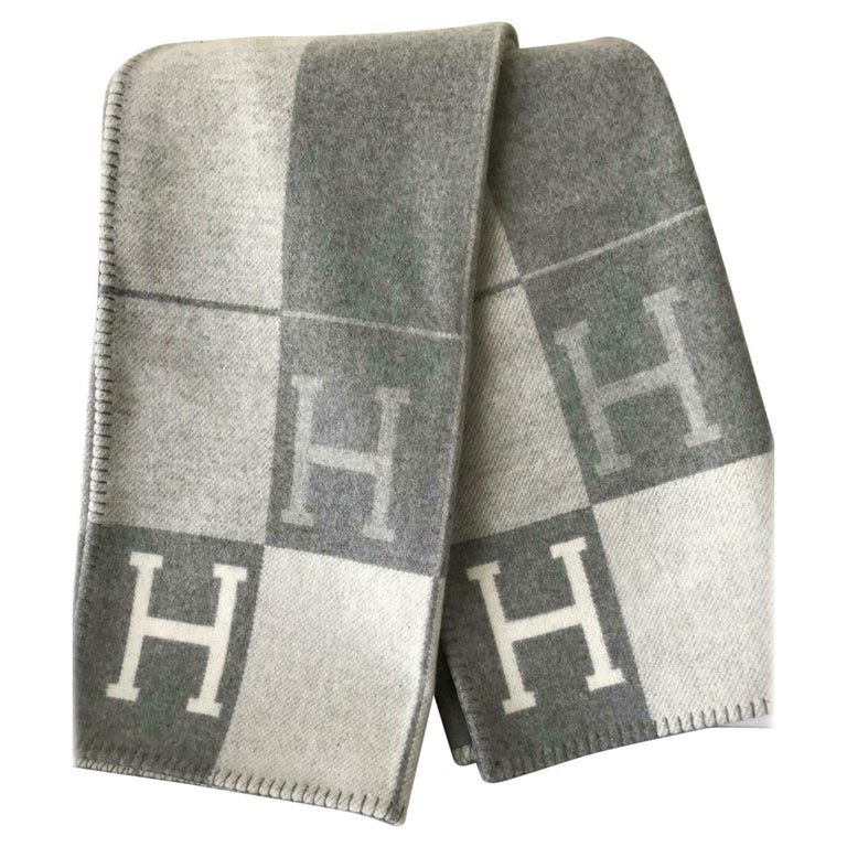 Hermes Blanket Avalon III Throw Ecru Gris Clair Grey Wool Cashmere at  1stDibs
