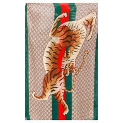 Nouveau Châle en laine Gucci Tiger GG Monogram