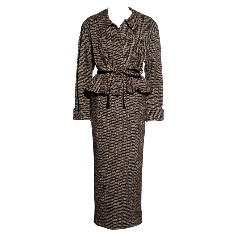 CHANEL Paris Fall 2001 Brown Wool Tweed Women's Cropped Jacket Skirt Suit