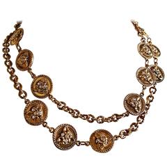 Sonia Rykiel - Rare breloque florale à motif de pièce de monnaie dorée avec pierres de cristal