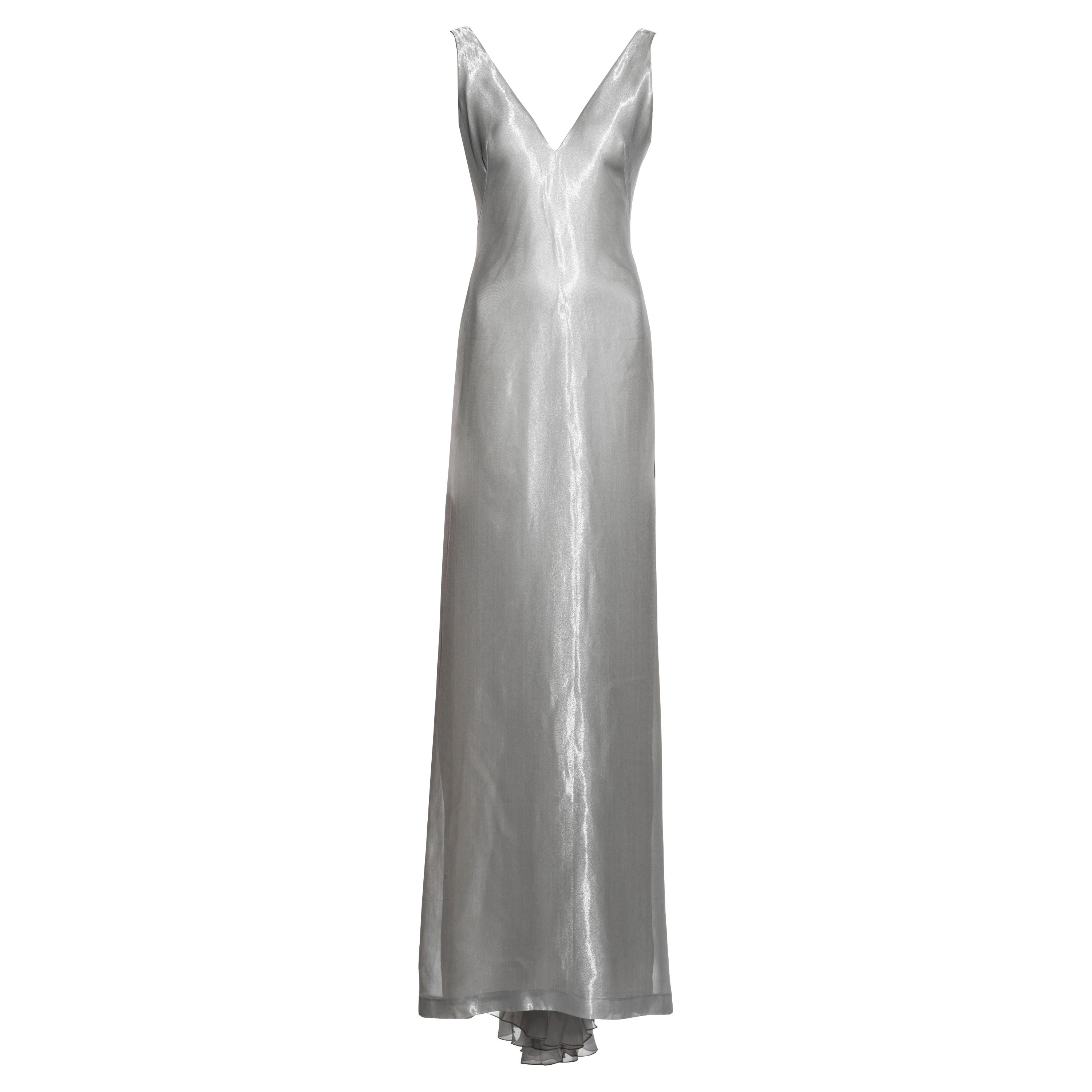 Robe du soir à dos ouvert en lamé de soie argentée Alexander McQueen, ss 1997 en vente