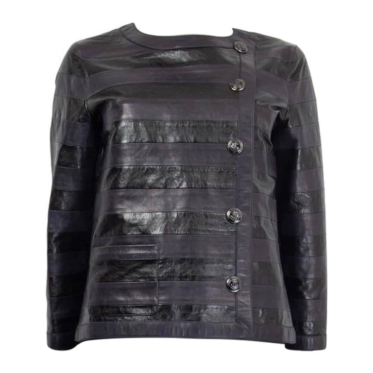 CHANEL - Veste en cuir stretch noire et bleue « METIER'S HAMBURG », 38 S, 2018 en vente