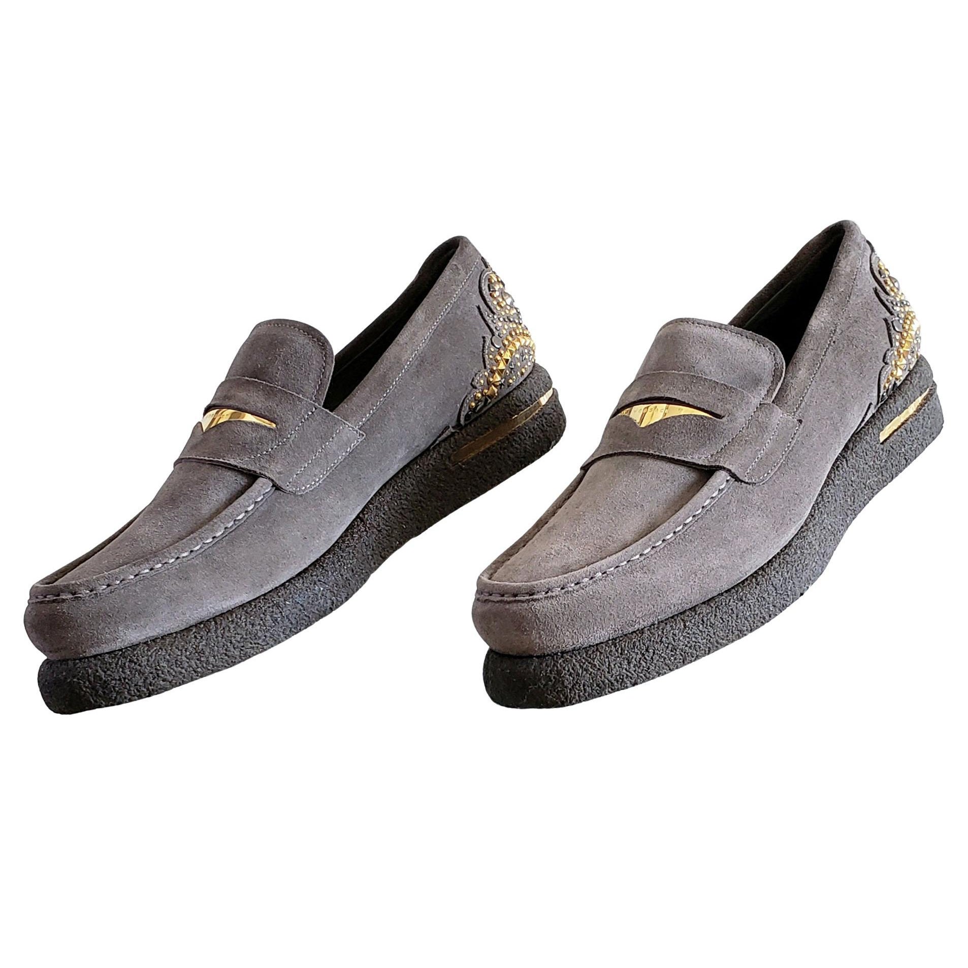 F/W2013 Look #22 NEW VERSACE GRAY SUEDE LEATHER LOAFERS SHOES with STUDS 44 - 11 For Sale