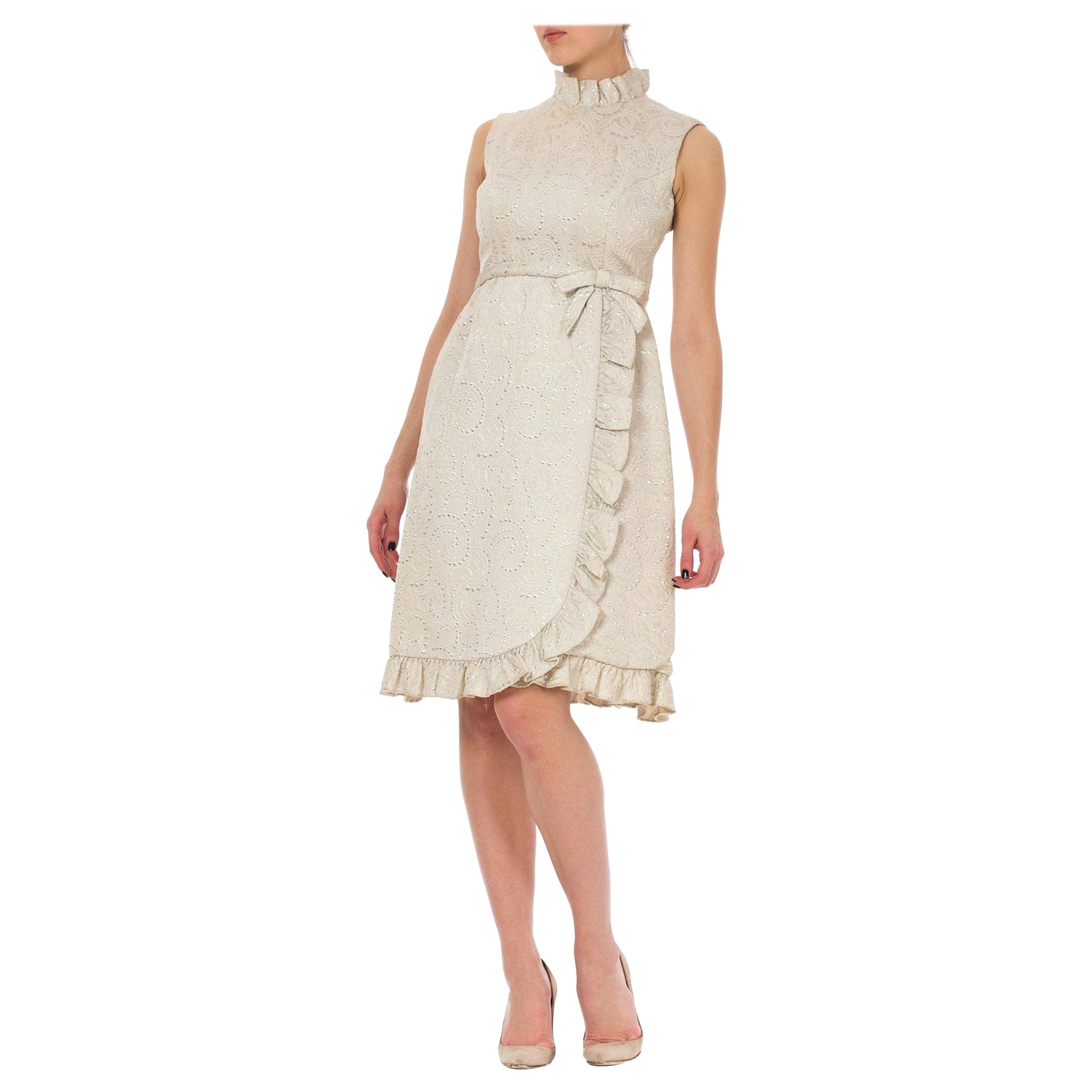 1960S NAT KAPLAN White & Silver Rayon/Lurex Matelassé Mod Ruffled Wrap Skirt Co