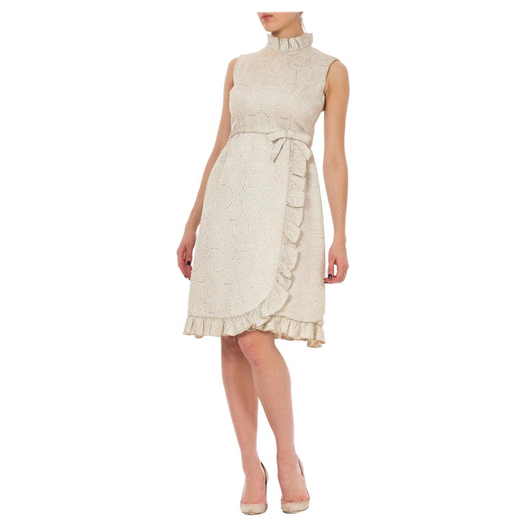 1960S NAT KAPLAN White & Silver Rayon/Lurex Matelassé Mod Ruffled Wrap Skirt Co For Sale
