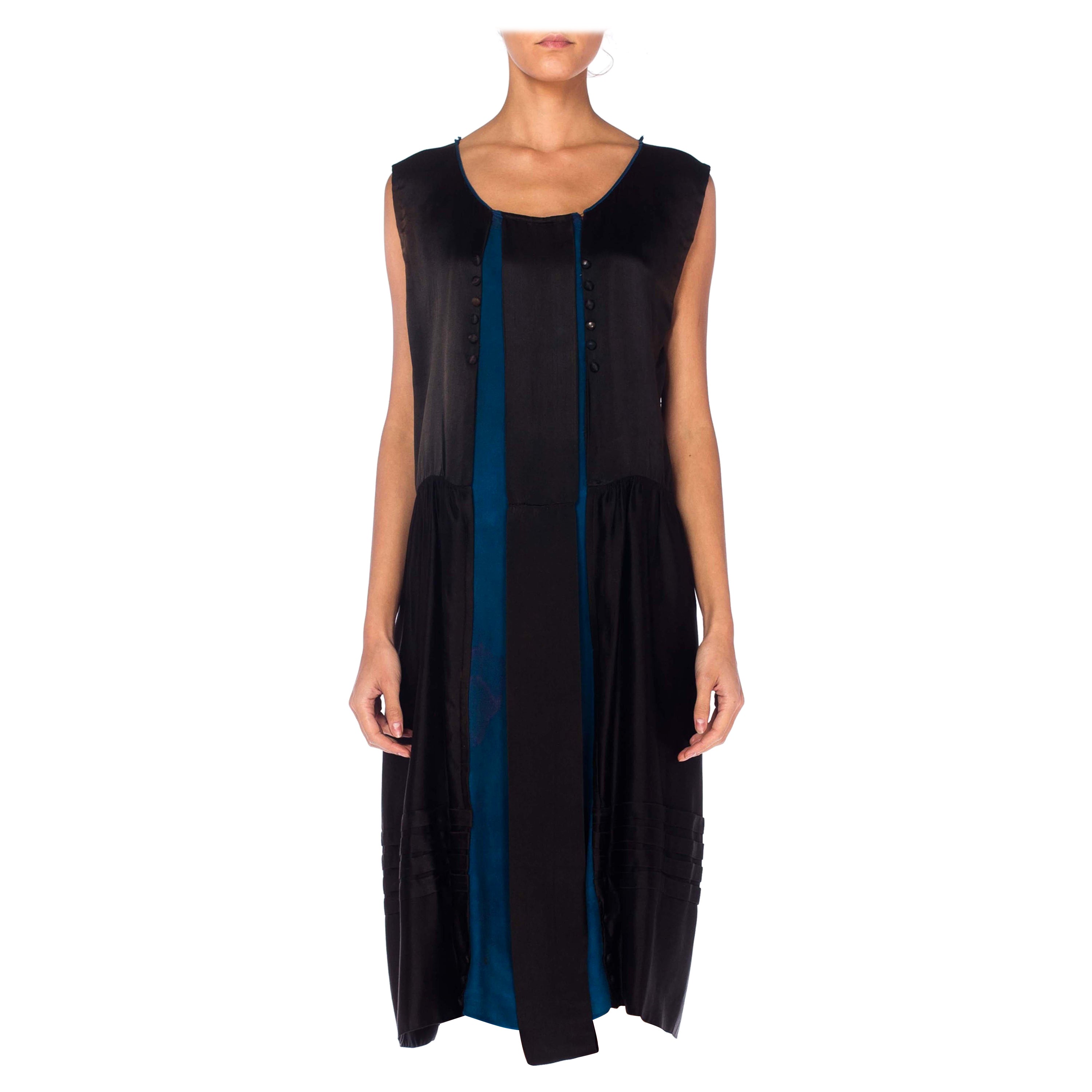 1920S Black Silk Satin Straight Cut Modern Flapper Dress With Bright Blue Inset For Sale