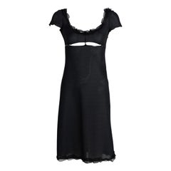 Prada Schwarzes ausgeschnittenes Kleid mit Lackbesatz, 1990er Jahre