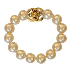 Retro 1990s Chanel Faux Pearl Turnlock Bracelet Turn Lock