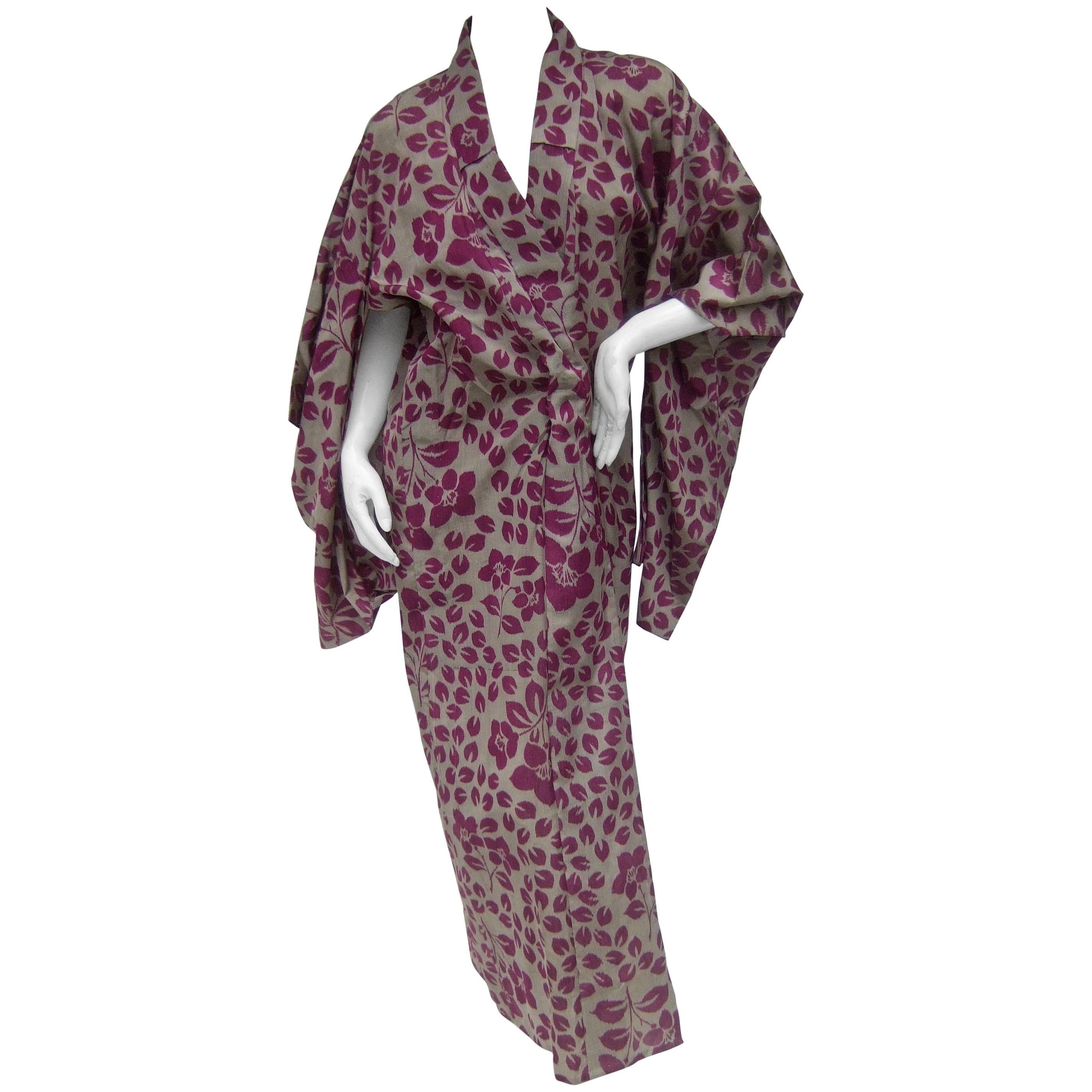 Japanese Style Flower Print Kimono Robe c 1970s