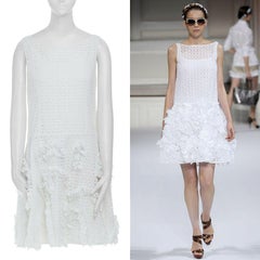 OSCAR DE LA RENTA SS10 white embroidery eyelet ruffle trimmed cocktail dress US6