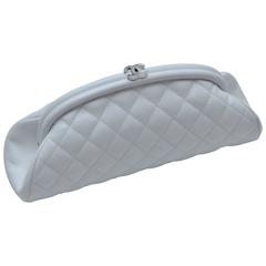 CHANEL White Caviar Leather  "Kisslock" Clutch Discontinued Model  Mint