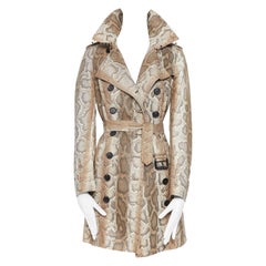 défilé BURBERRY PRORSUM SS11 manteau à double boutonnage en cuir python avec clous IT40