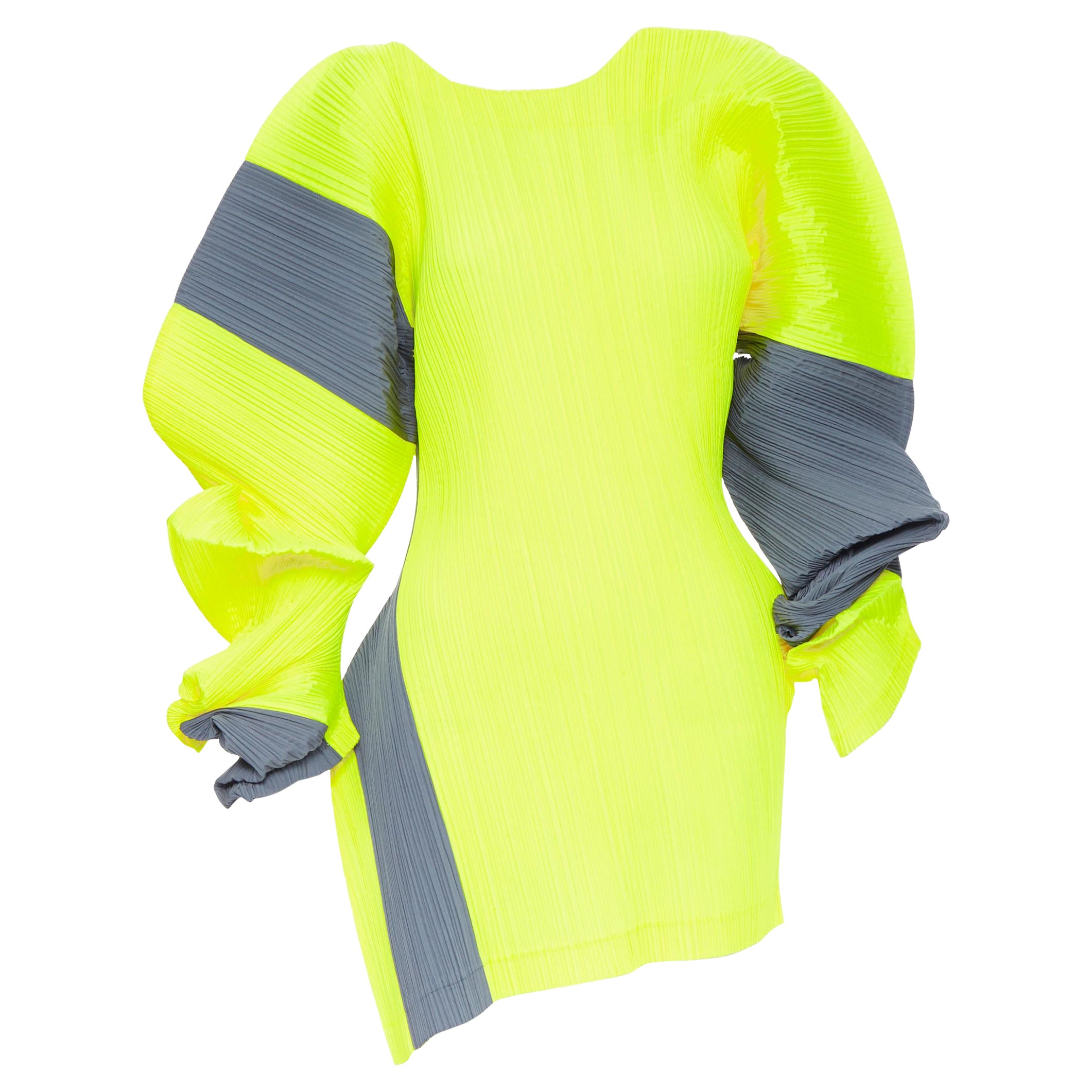 runway ISSEY MIYAKE 2D neon yellow grey pleated voluminous sleeves dress S