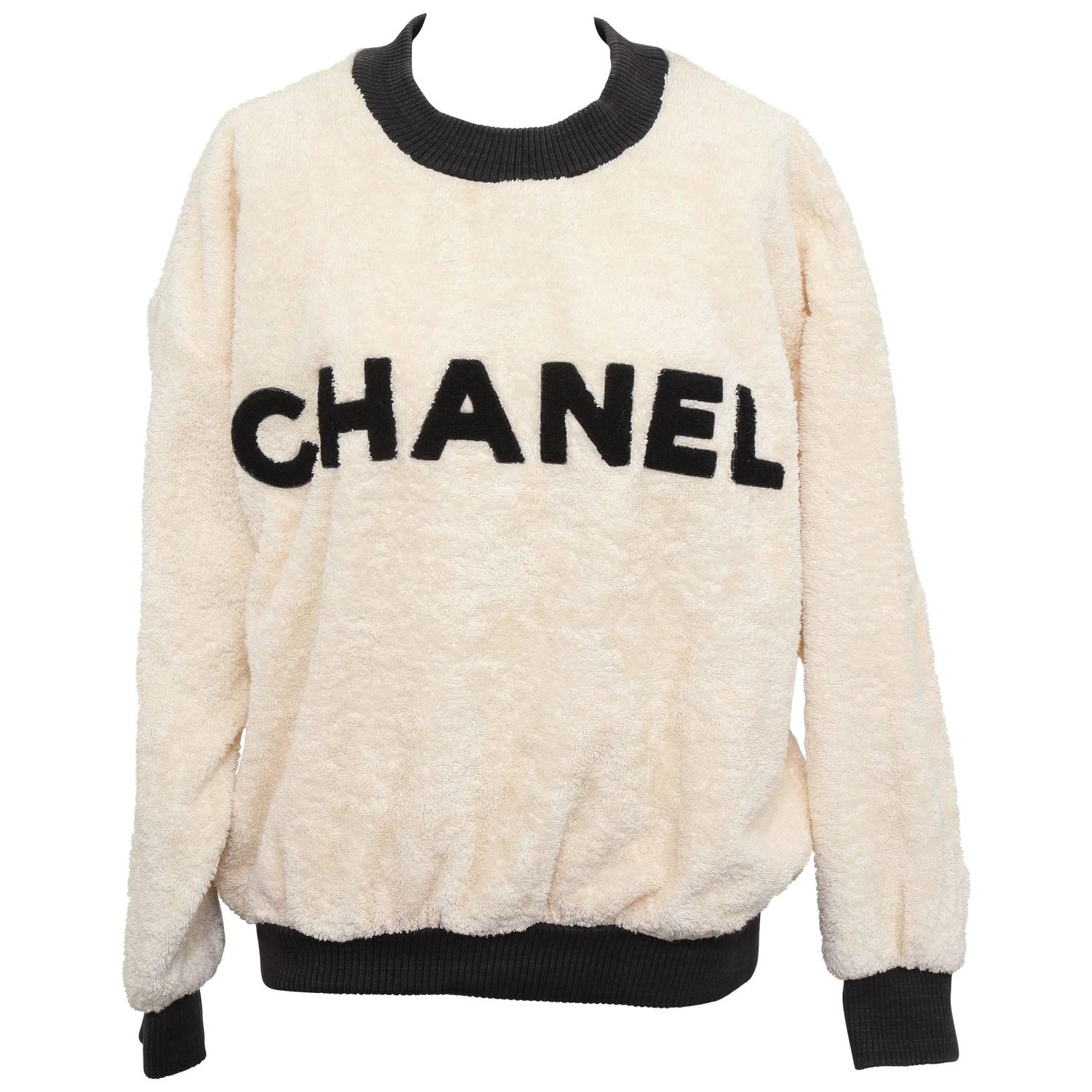 Chanel Cc Sweatshirt - 3 For Sale on 1stDibs