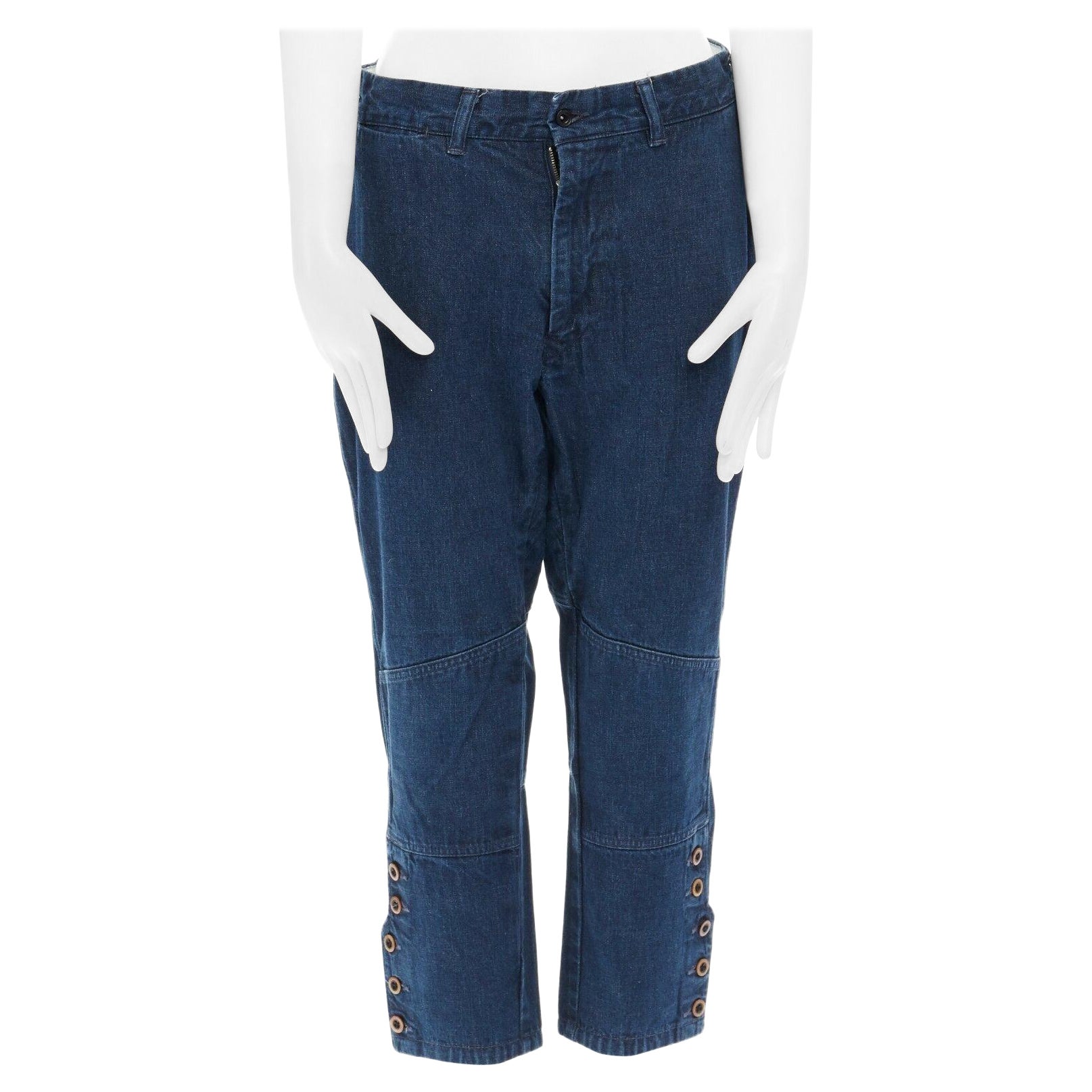 Pantalon capri court Bakkurii en jean bleu teinté indigo avec ourlet à boutons JP1 45R 45RPM