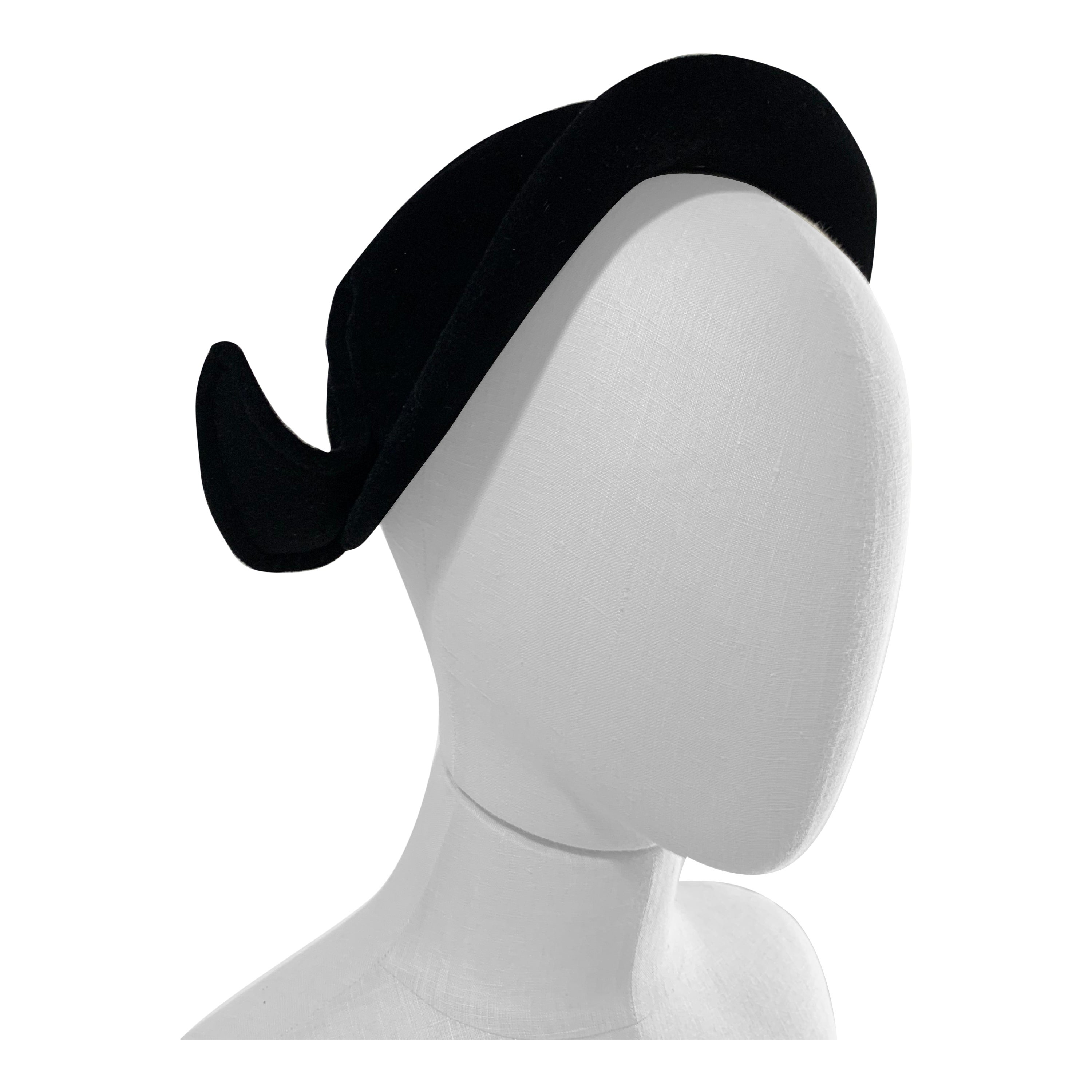 1930s Florence Reichman New Look-Inspired Black Felt Hat w/ Peaked Brim For Sale