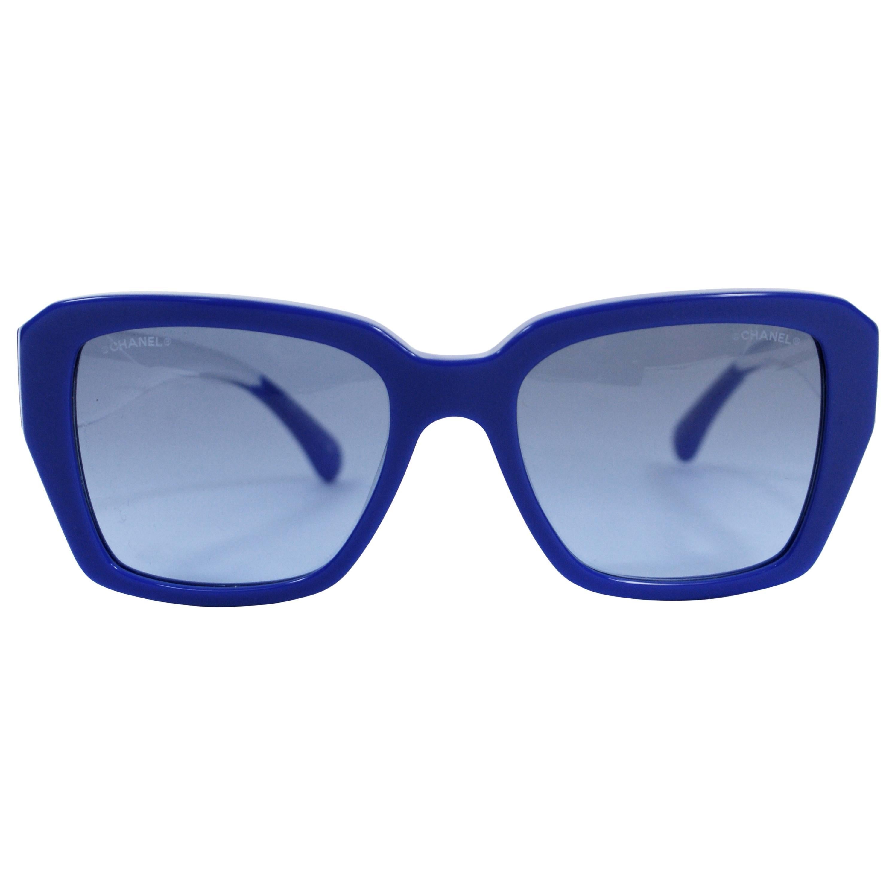 Chanel Royal Blue/Lucite Sunglasses For Sale