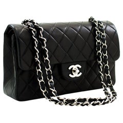 Chanel 2.55 Borsa a tracolla con doppia patta e catena d'argento da 9 pollici Agnello nero