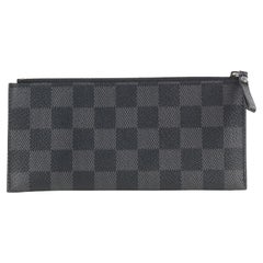 Louis Vuitton Damier Graphite Toiletry Pouch Dopp Kit 2JLV105 For Sale at  1stDibs