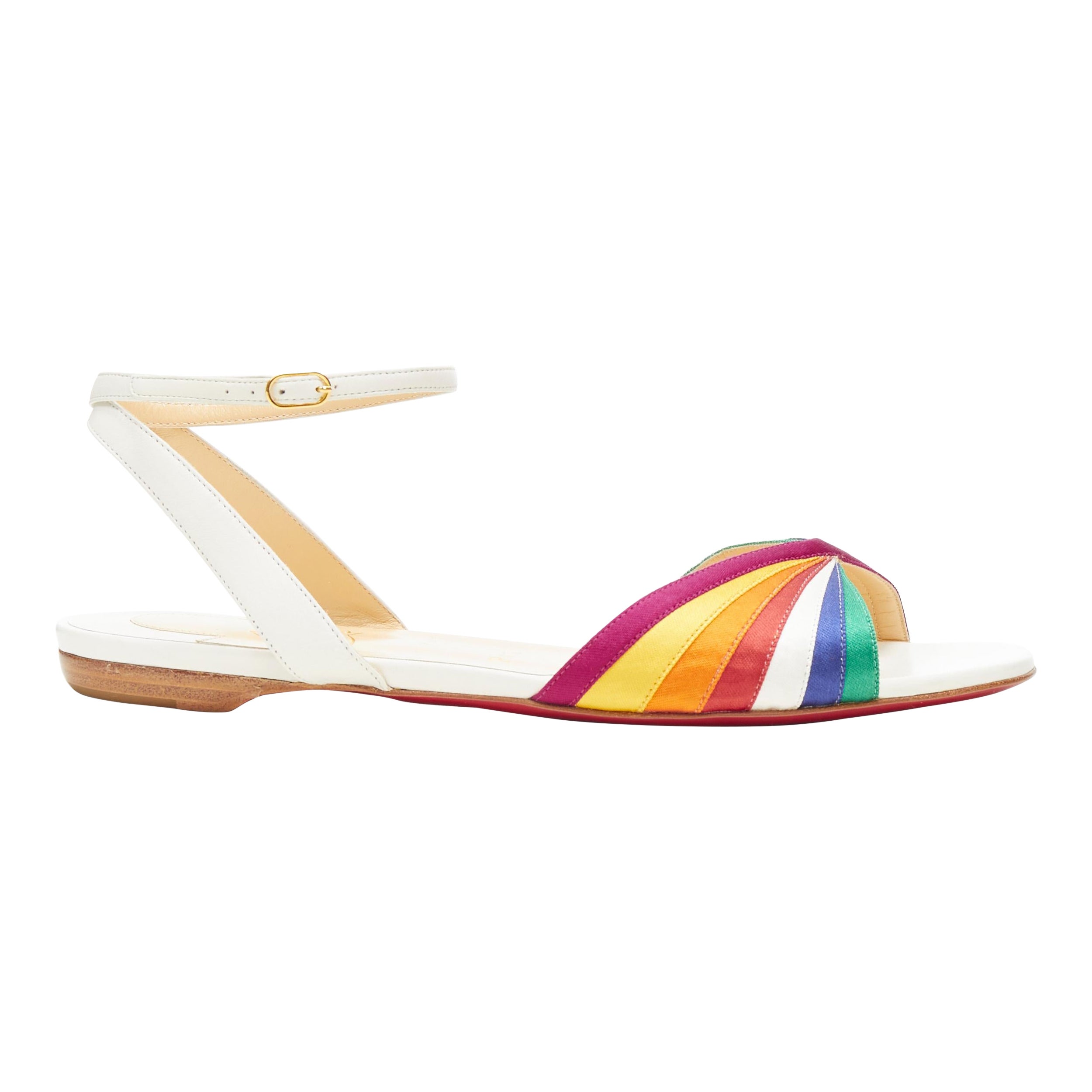 CHRISTIAN LOUBOUTIN Naseeba Regenbogen twist Satin-Sandalen mit  Knöchelriemen EU38 im Angebot bei 1stDibs