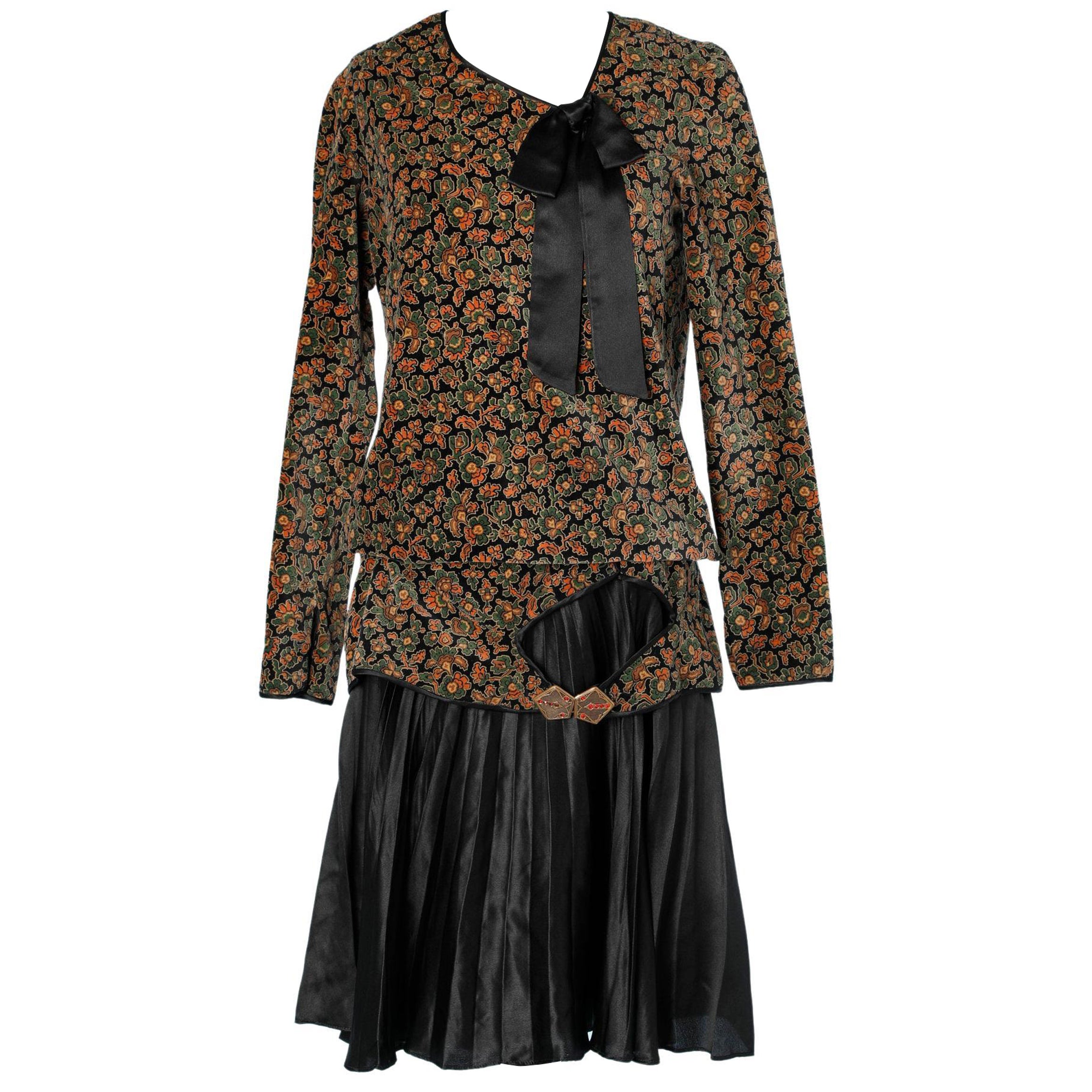 1920's dress in "trompe l'oeil" ( as top and skirt) in printed velvet and satin 