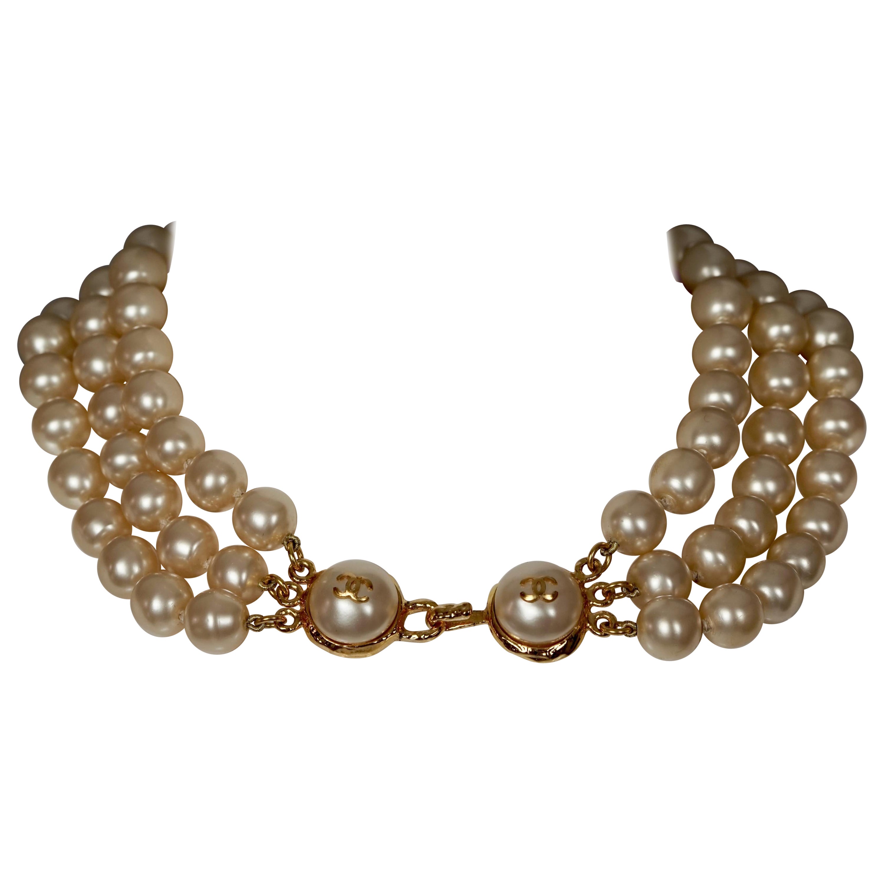 Vintage CHANEL CC Logo Triple Strand Pearl Necklace For Sale