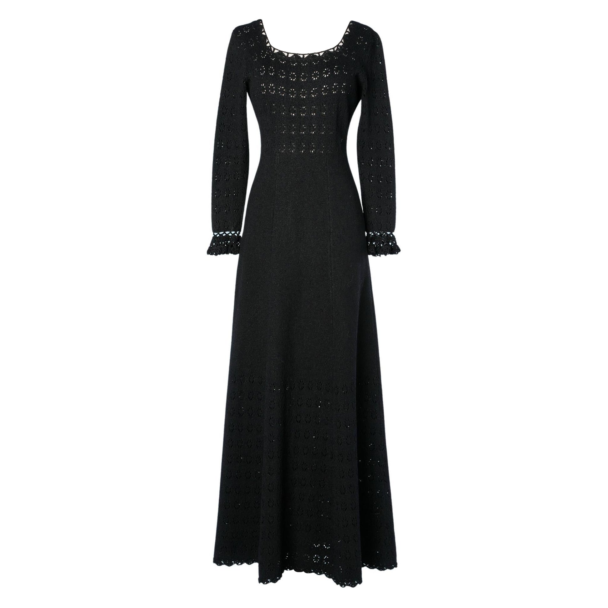 Langes schwarzes Baumwollgehäkeltes Kleid Miss Joann 