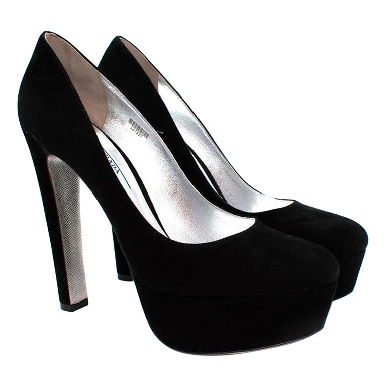 round toe suede heels