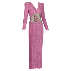 Mary Mcfadden Couture - Robe longue colonne plissée rose à taille perlée vintage