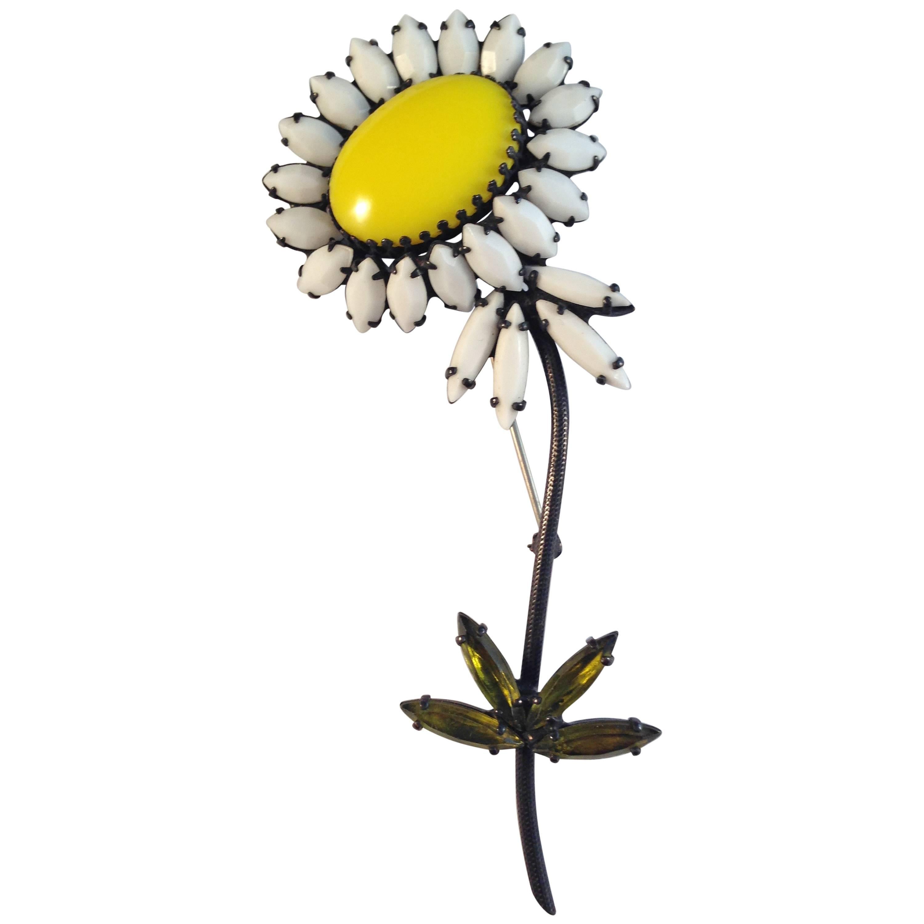 Large Daisy Flower Brooch by Weiss 1960s  For Sale