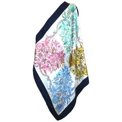 Blumenstrauß-Schal von Gucci